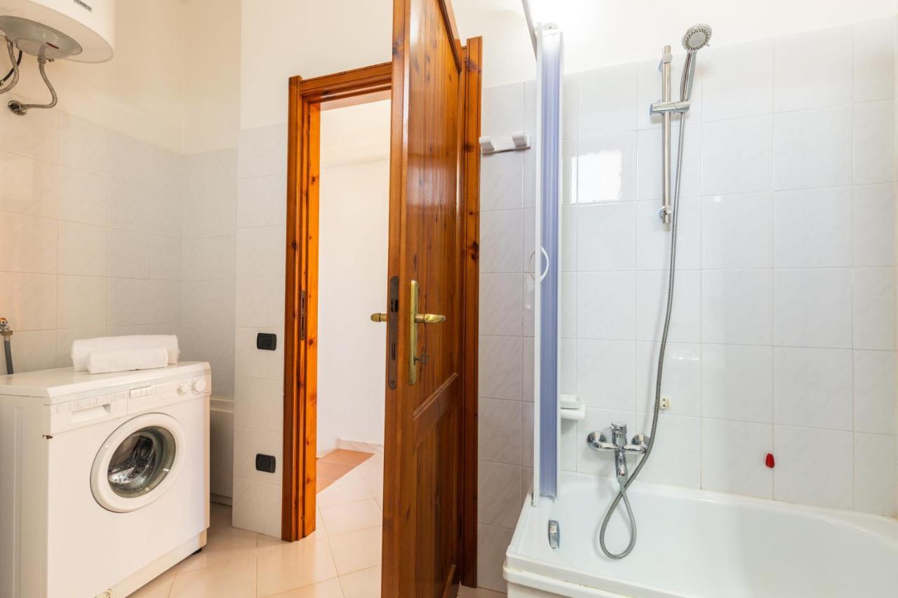 Apartamento Casa A Due Passi Dal Mare Àrbatax Exterior foto