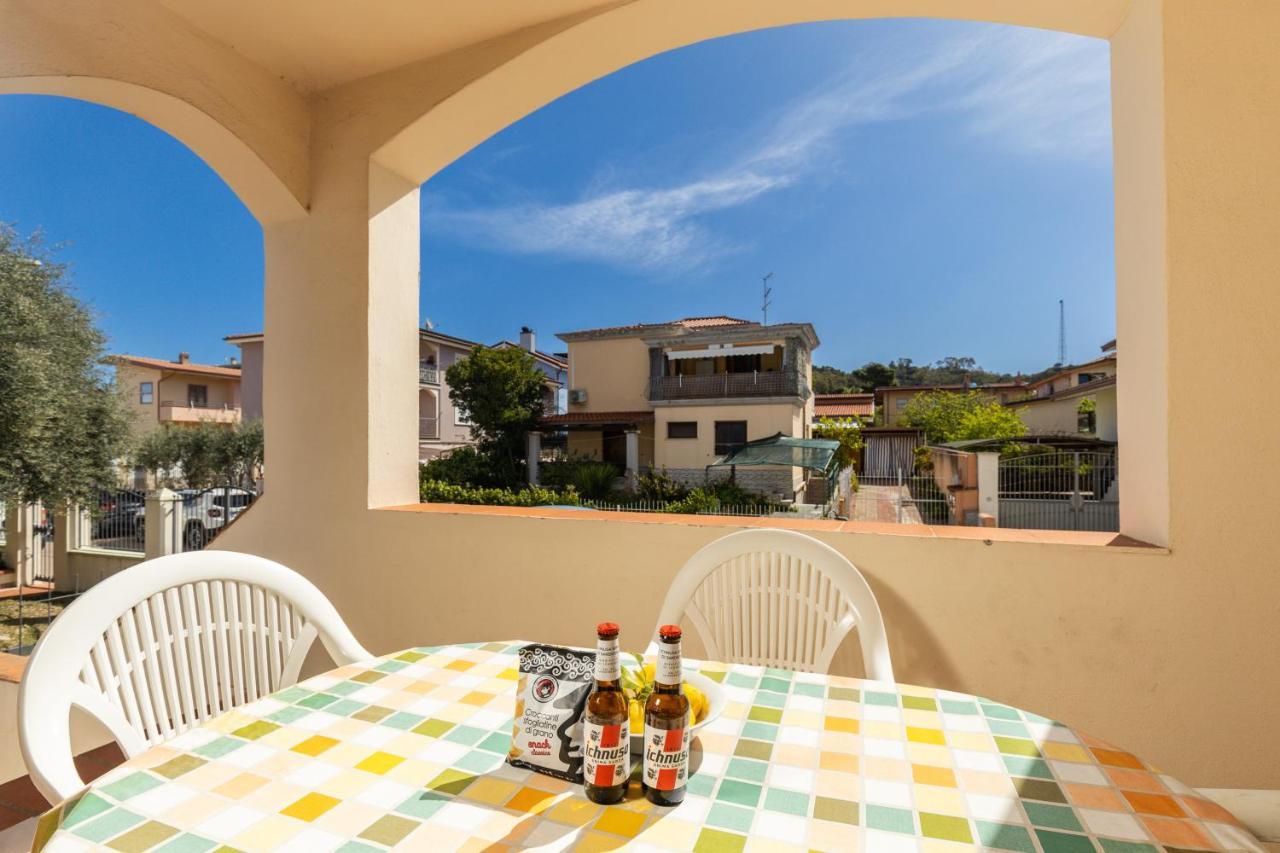 Apartamento Casa A Due Passi Dal Mare Àrbatax Exterior foto