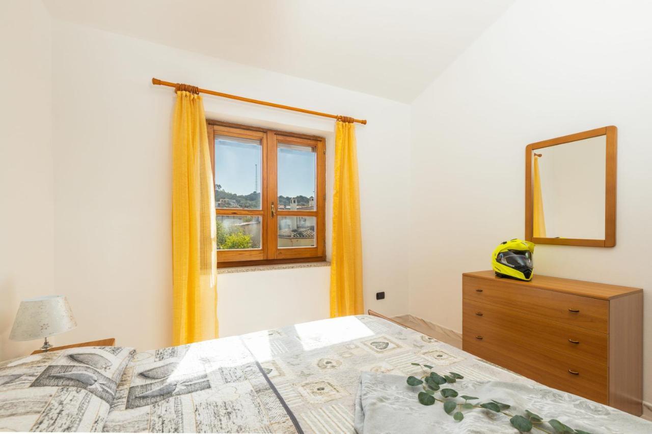 Apartamento Casa A Due Passi Dal Mare Àrbatax Exterior foto