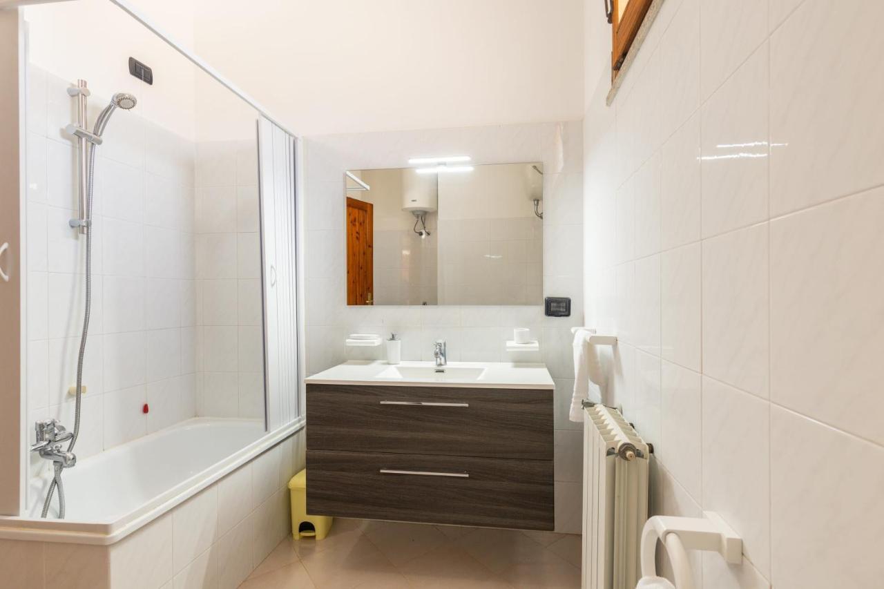 Apartamento Casa A Due Passi Dal Mare Àrbatax Exterior foto